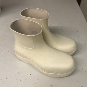 Bottega puddle boots originally $820